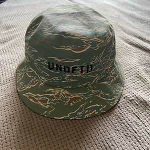 Undefeated bucket cap
